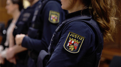 Rheinland-Pfalz: Taser für Justizwachtmeister