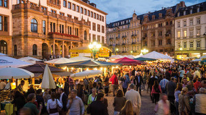 Rheingauer Weinwoche: Genuss und Livemusik in Wiesbaden