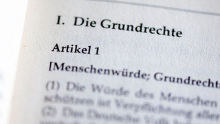 Unser Grundgesetz wird 75: Fest-Veranstaltungen auch in Hessen