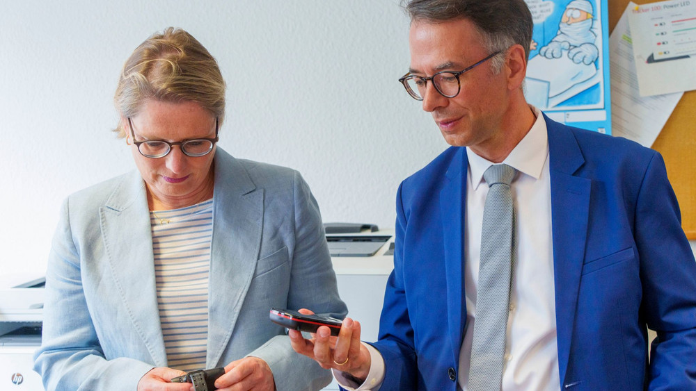 Zentrale Stelle für die Überwachung elektronischer Fußfesseln