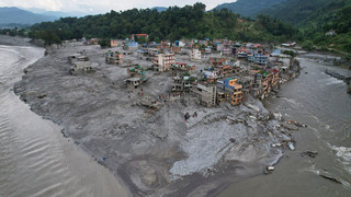 Flut im Himalaya: Auch in China werden Deutsche vermisst