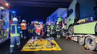 Unfall mit zwei LKW auf der A7 bei Kassel: Ein Schwerverletzter
