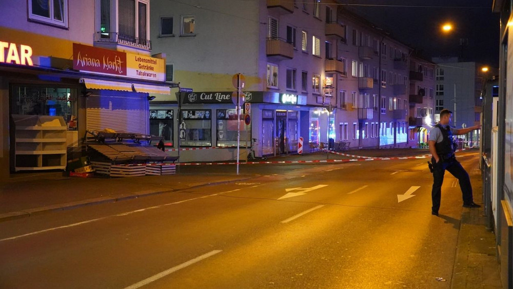 Schießerei in Kassel: Wie die Polizei bestätigt, sind am Abend Schüsse in der Innenstadt gefallen.