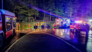 Reiskirchen: Fünf Menschen bei Unfall auf B49 verletzt