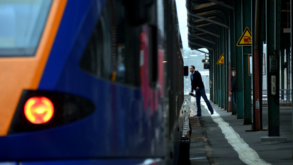 Auf der Bahnstrecke zwischen Fulda und Bebra gibt es heute und morgen abends Zugausfälle und Fahrplanänderungen (Symbolbild). 