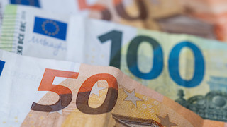 Junge verliert 1000 Euro - Suche nach Geldscheinen in Gründau