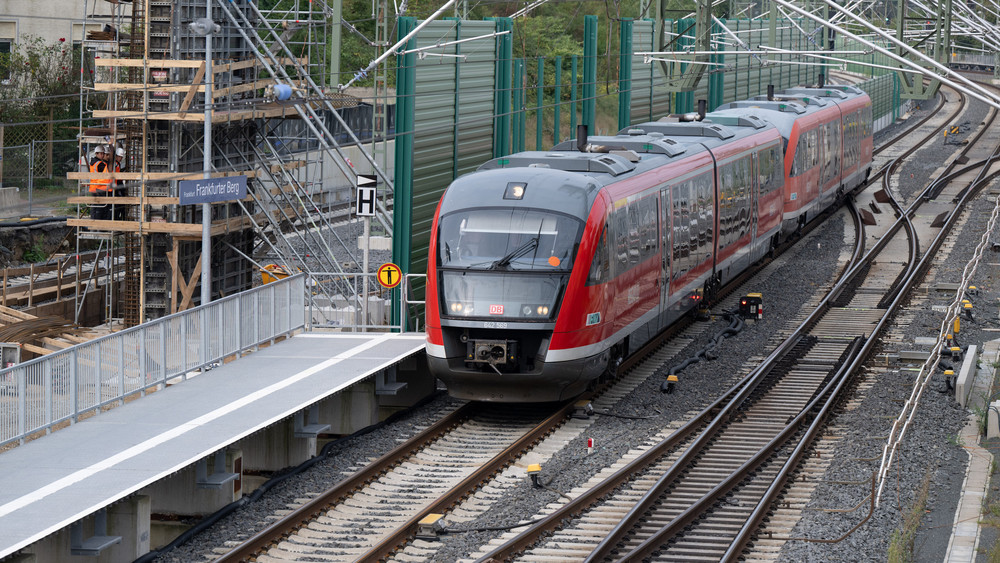 Bauarbeiten an der Strecke der S6 in Frankfurt am Main. 