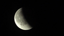 Fast totale Mondfinsternis - aber was kann man sehen?
