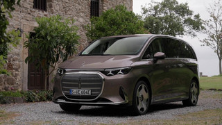 Der neue elektrische Mercedes-Benz VLE - Unterstützung in nahezu jeder Fahrsituation - die fortschrittlichen MB.DRIVE Fahr- und Parkassistenzsysteme
