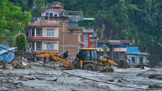 Regierung: Mindestens 95 Tote nach Sturzflut in Nepal