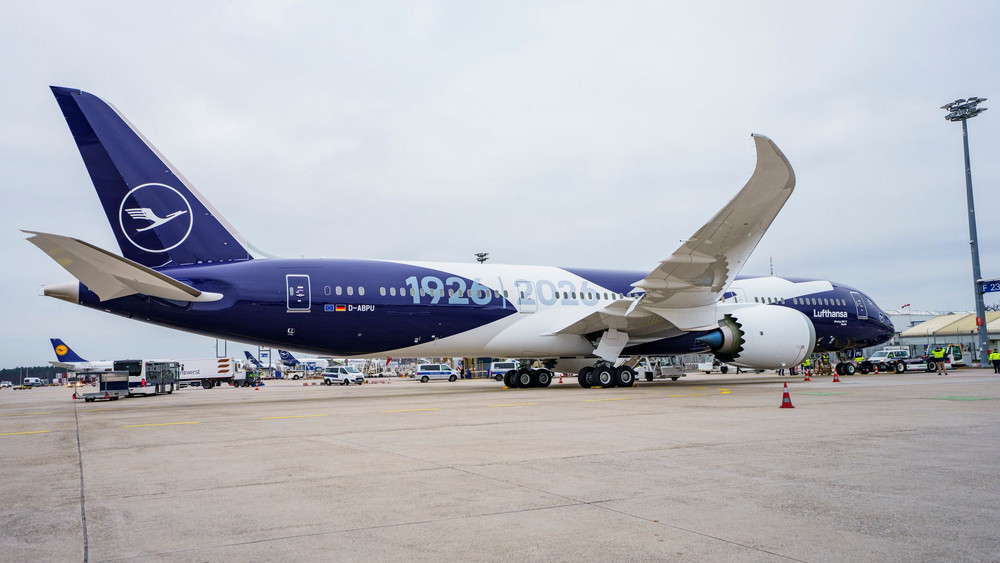 Boeing 787-9 mit Sonderlackierung «100 Jahre Lufthansa»