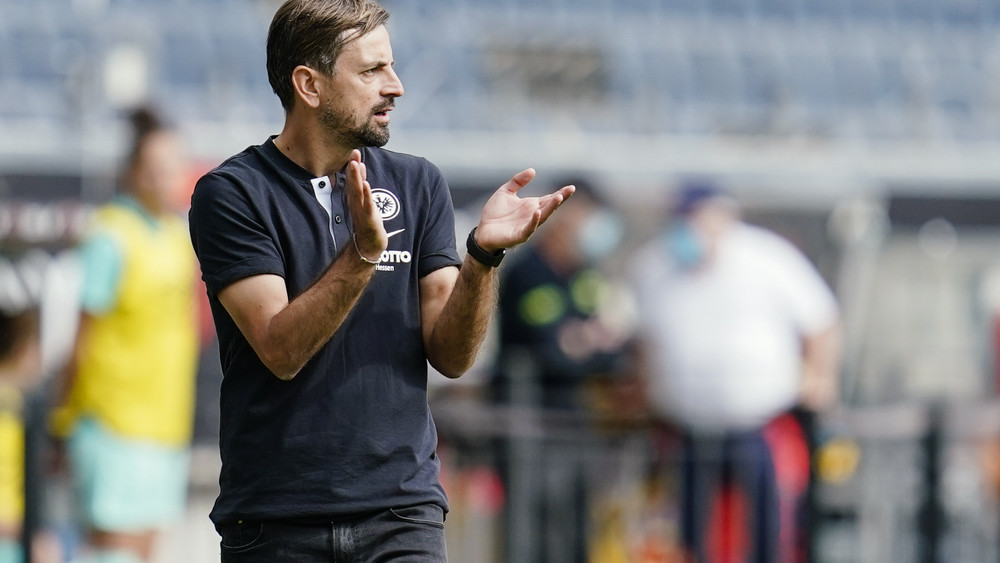 Eintracht-Trainer Arnautis kann den Champions-League-Einzug seiner Mannschaft beklatschen