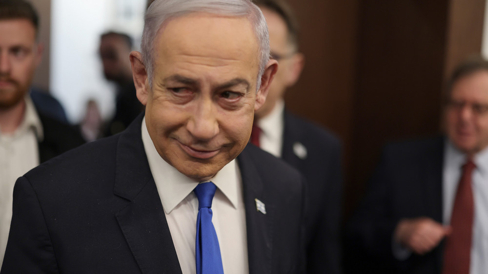 Nach dem Austritt eines wichtigen Oppositionspolitikers hat Israels Ministerpräsident Netanyahu sein Kriegskabinett aufgelöst. 