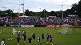 Nach 5:0-Gala gegen Ungarn: 7.000 Fans feiern DFB-Team beim Training