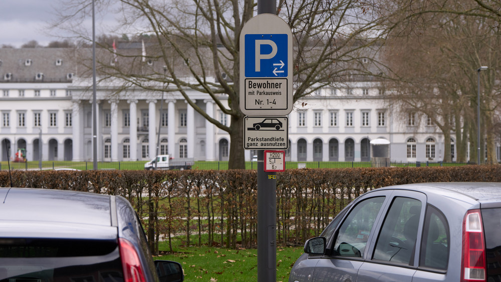 Die Stadt Koblenz berechnet die Gebühr fürs Anwohnerparken nach der Größe des Autos.