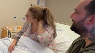 Auto statt Kreißsaal: Linda bringt Baby auf dem Beifahrersitz zur Welt