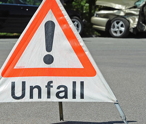 Schwerer Unfall in Niestetal: Straße lange gesperrt