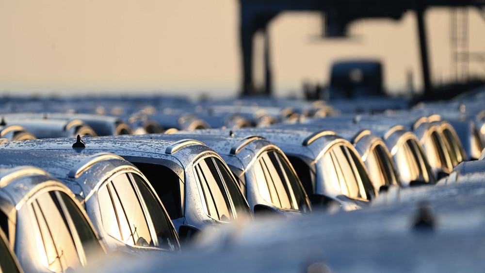 Autoexporte am Hafen Emden