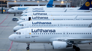 Lufthansa Flugbegleiter stimmen für Streiks