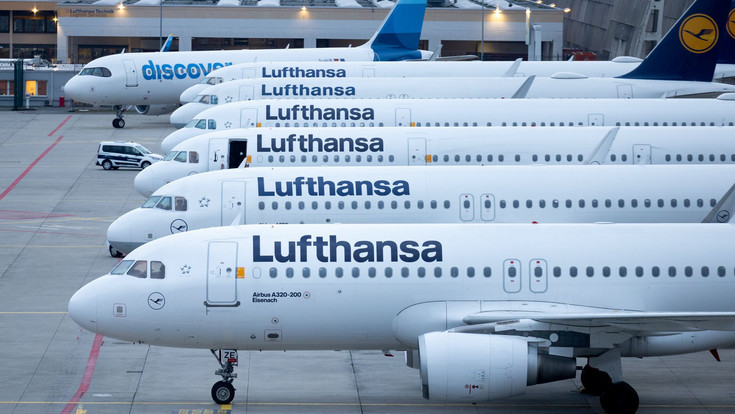 Lufthansa Flugbegleiter stimmen für Streiks