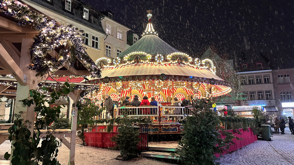Der Fuldaer Weihnachtsmarkt zieht eine postitive Bilanz: 650.000 Besucherinnen und Besucher sind dieses Jahr gezählt worden. 