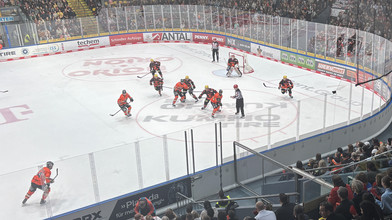 Löwen Frankfurt schlagen Wolfsburg mit 3:2 nach Verlängerung