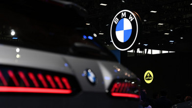 Herausforderungen bei BMW: US-Zölle und Rekordaufträge
