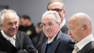 Reichsbürger um Prinz Reuß: Holpriger Prozessauftakt in Frankfurt