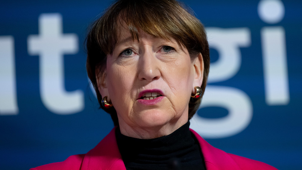 Porträt von Hildegard Müller, Präsidentin des Automobilverbands VDA.