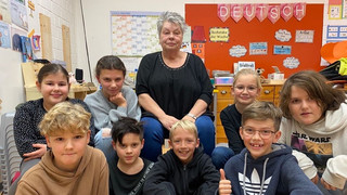 Rauscheboil und Fräschekönich - Kinder in Frohnhausen üben Mundart