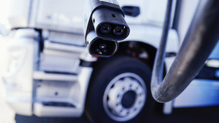 Aral eröffnet in Bensheim Ladestellen-Netz für Elektro-Lkw