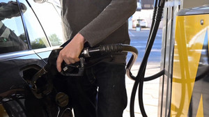 Umfrage: Viele lassen wegen Spritpreis Auto häufiger stehen