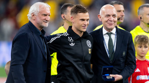 DFB gibt WM-Nominierungen bekannt: Frankfurter Brown dabei