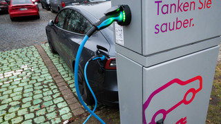 Hessen offener für Elektroautos, Wiesbaden ist Stromer-Hochburg