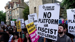 Großbritannien: Debatte mit Tommy Robinson in Oxford löst Proteste um Meinungsfreiheit aus