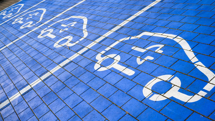 Mehr als jeder Vierte will aufs E-Auto umsteigen