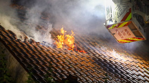 Freiensteinau Nieder-Moos: Feuer in Fachwerkhaus - ein Verletzter