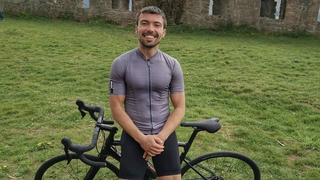 Mit dem Fahrrad bis nach Spanien: Frankfurter sammelt für guten Zweck