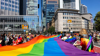 Große CSD Parade durch Frankfurt