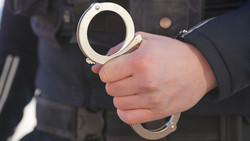 Festnahme in Bensheim: Mann droht im Zug und schlägt Frau