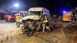 Unfall zwischen LKW und Sprinter in Schlitz
