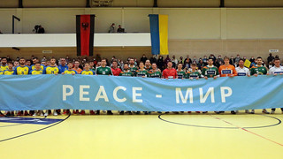 "Handballspiel für den Frieden": HSG Wetzlar unterliegt gegen Ukraine