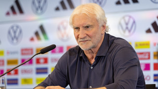 Völler garantiert vor Kolumbien-Spiel: Flick bleibt Bundestrainer