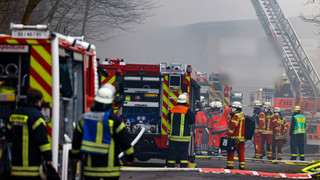 Lagerhalle in Dietzenbach abgebrannt