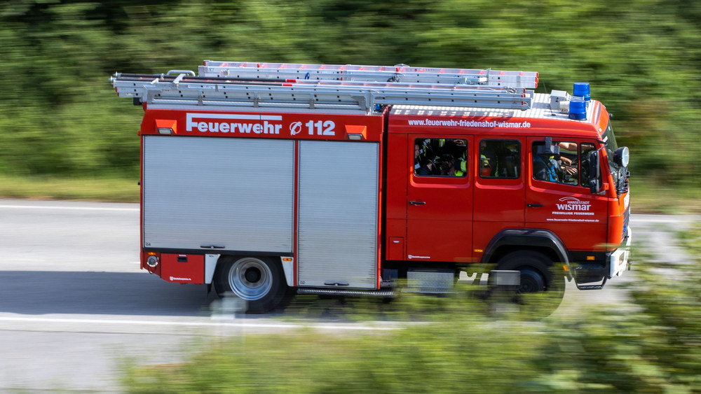 Bei dem Brand in einer Reinigungsfirma in Ludwigshafen wurden zwei Mitarbeiter leicht verletzt.