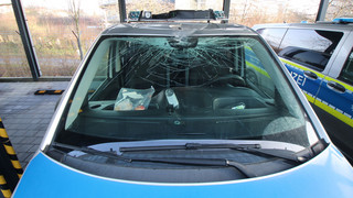 E-Scooter-Wurf auf Polizeiauto an Silvester: weitere Festnahme