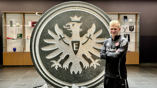 Eintracht Frankfurt: Neuzugang Jonathan Burkardt stellt sich vor