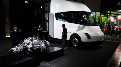 Tesla bringt Elektro Lastwagen jetzt nach Europa