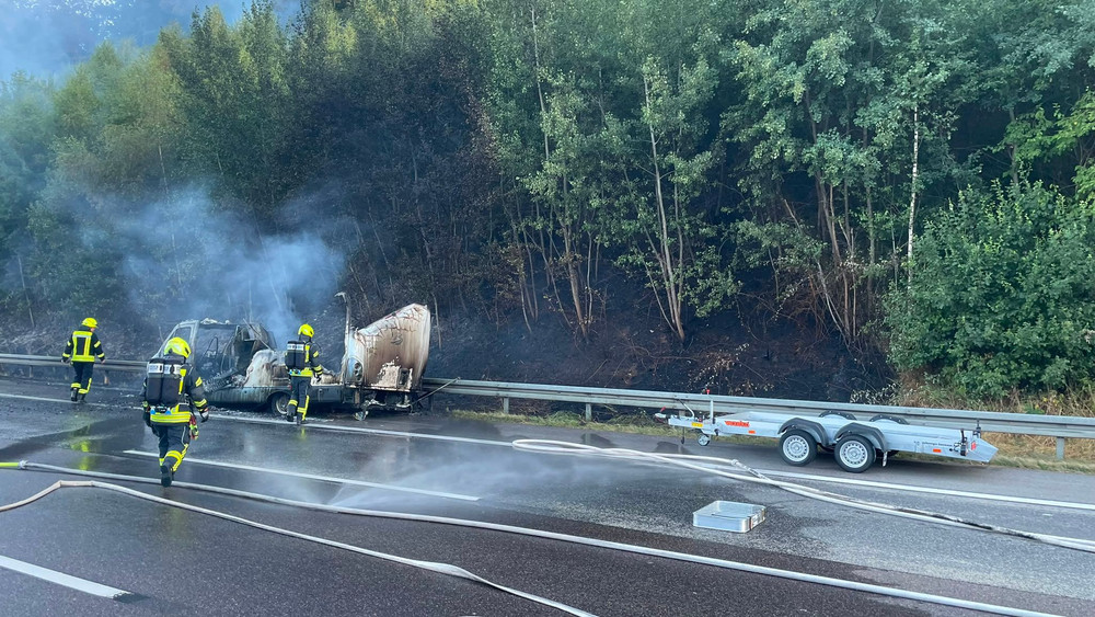 Brennendes Wohnmobil auf der A3 bei Niedernhausen