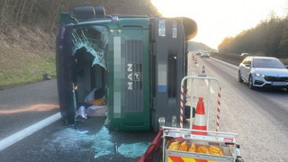 LKW umgestürzt: Unfall auf A7 zwischen Hünfeld-Schlitz und Niederaula